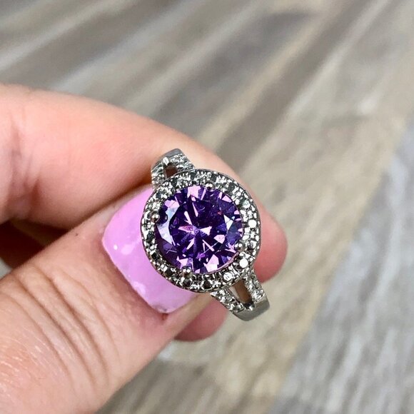 Large Purple Colored Stone Silver Ring - Picture 10 of 10